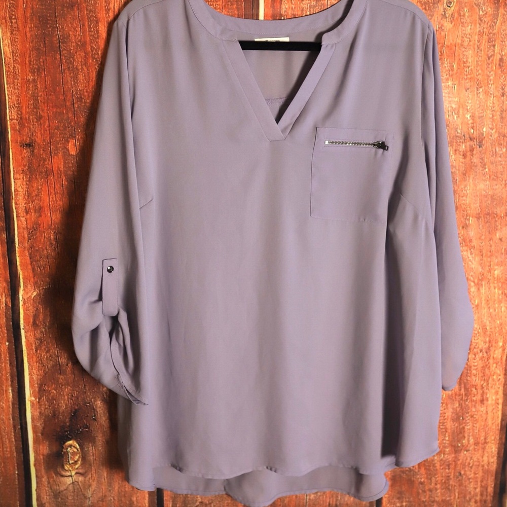 Maurice’s dress top.
